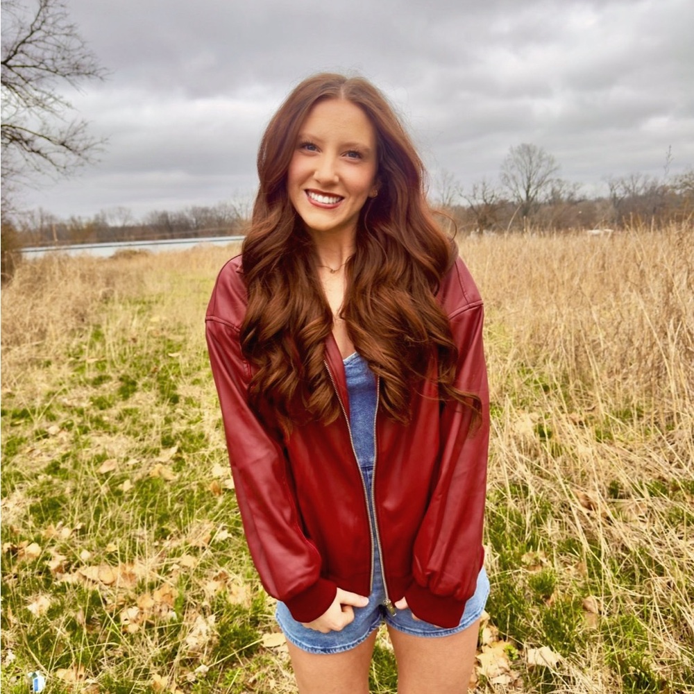 Meet your Posher, Mia